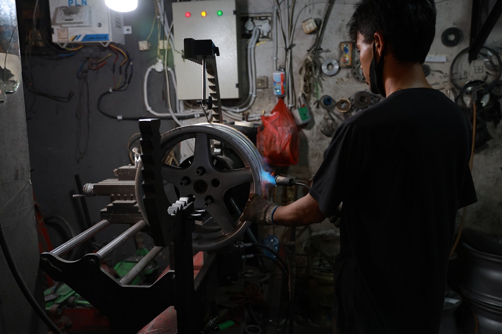 Eurovolution, Ahlinya Modifikasi dan Reparasi Velg Mobil