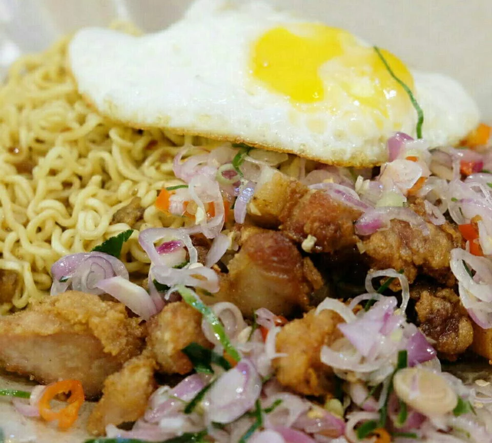 4 Makanan dengan Sambal Matah Pedas yang Ada di Jakarta