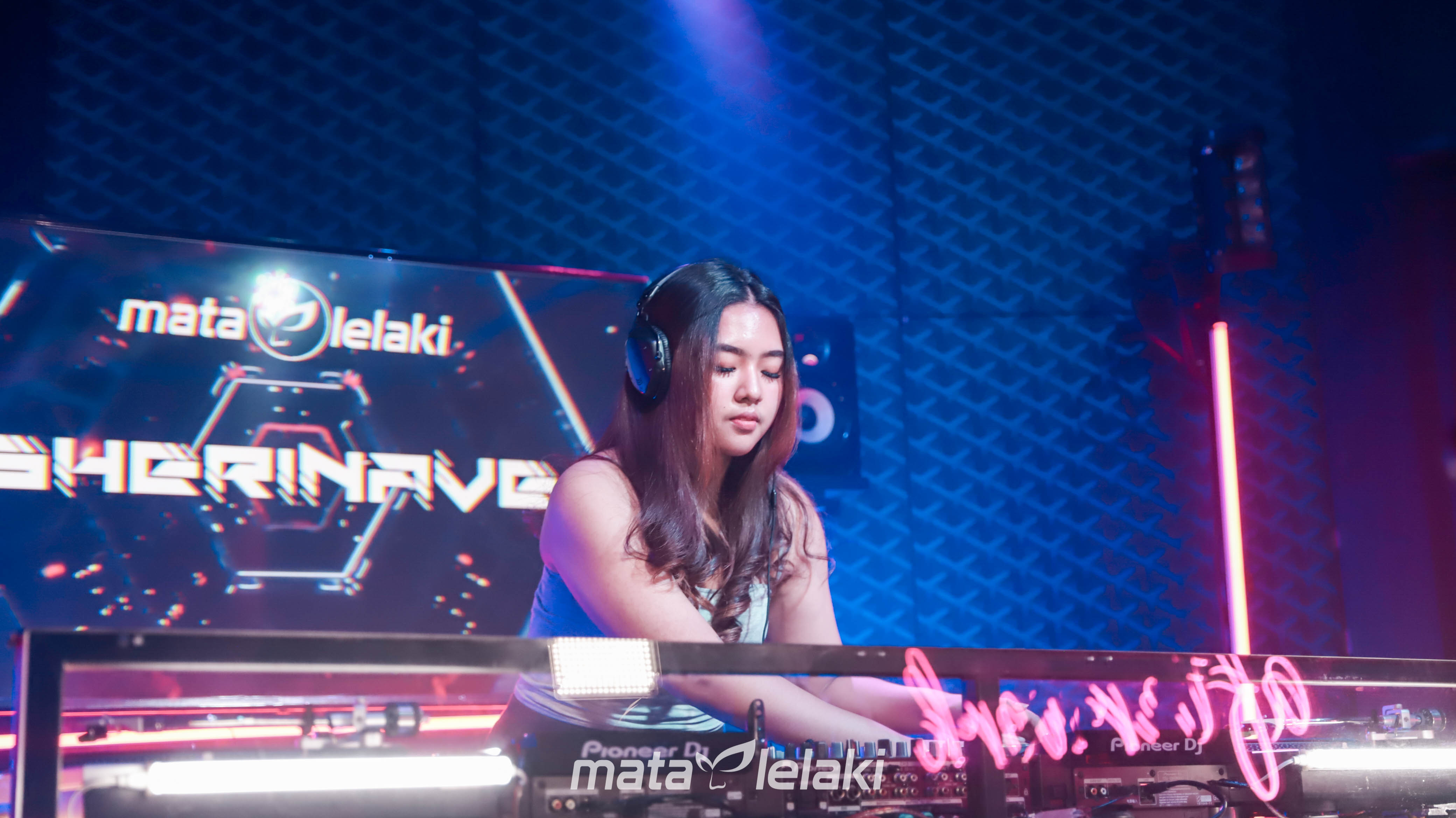 DJ Sherinave Perform at Studio Matalelaki