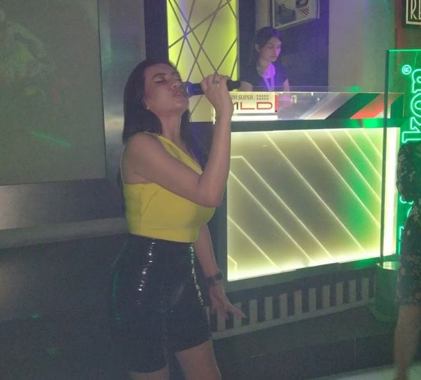 Saras Sanchez, Female DJ yang Jago Tarik Suara