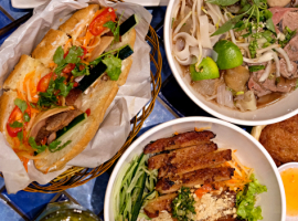 Mencoba Makanan Khas Vietnam Di Restoran Pho Street Taman Anggrek