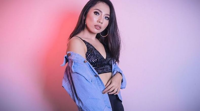 DJ Shinta Alexandria Alias DJ Ladytron, FDJ Young On top