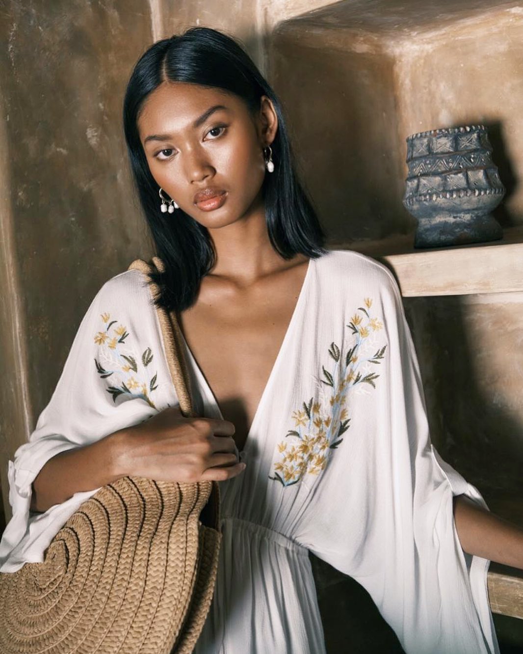 Devita Ravani, Model Cantik Asal Brebes yang Menaklukkan Milan