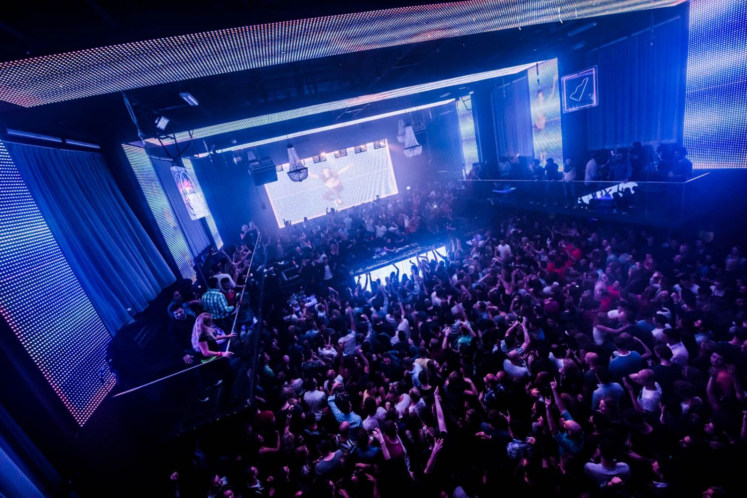 Menilik Meriahnya Night Club Escape di Lagos