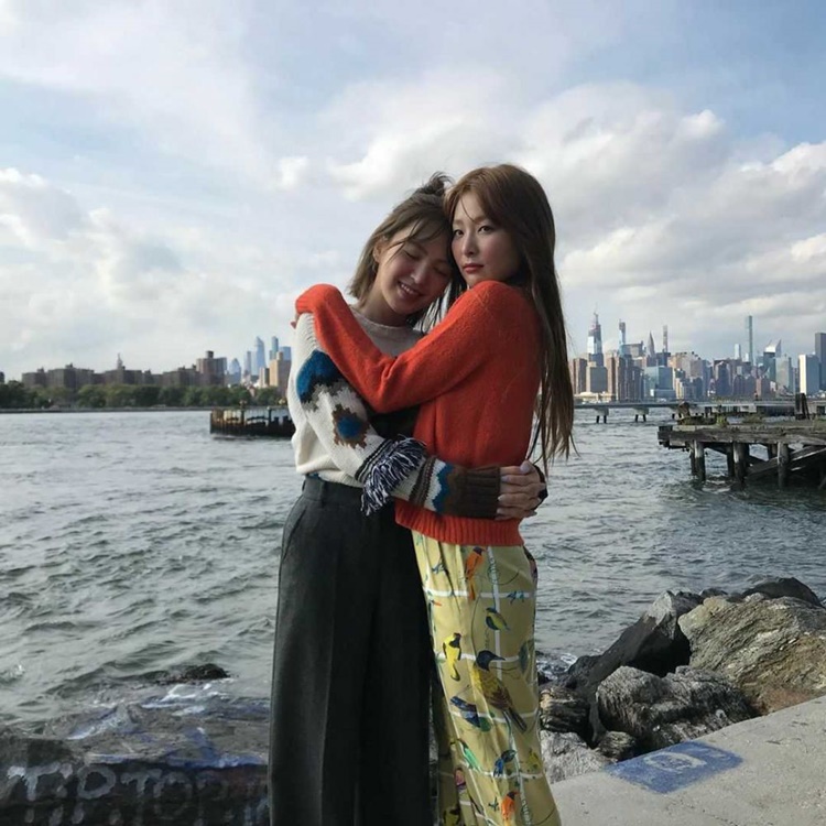 Potret Manis Persahabatan Para Member Girlgroup di Industri K-Pop