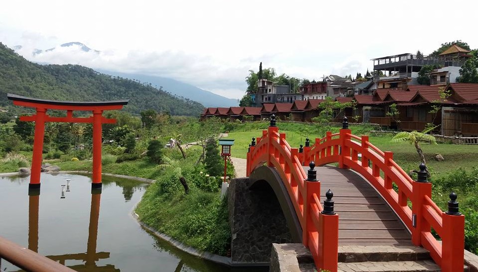 Merasakan Sensasi Jepang di Onsen Resort Batu Malang