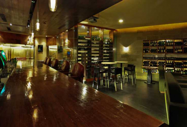 Bacchus Bar, Lokasi Minum Wine Sekaligus Lokasi Nobar