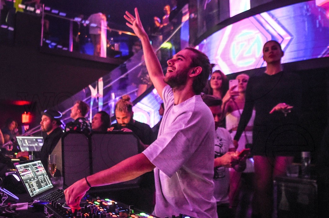 Profile DJ Zedd, Besar Dari Musik Klasik