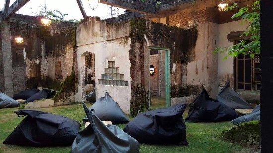 Tap House Beer Garden, Lokasi Minum Bir dengan Nuansa Klasik