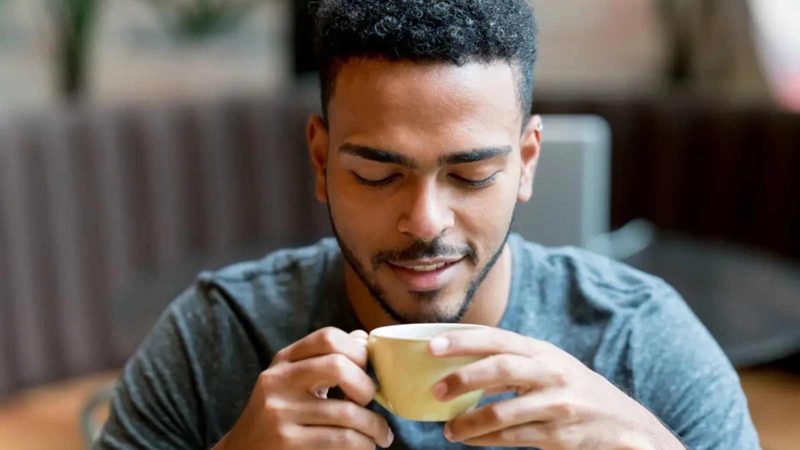 Hilangkan Ketergantungan Kopi, Ganti dengan Minuman Ini