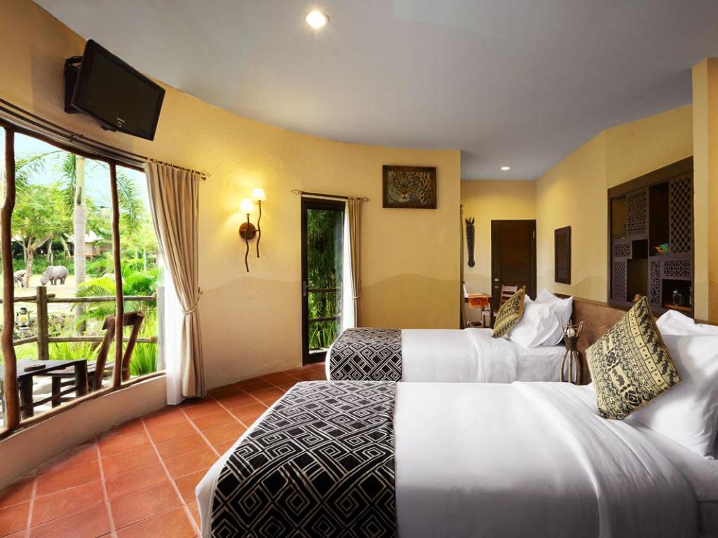 Serunya Menginap Ala Afrika di Mara River Safari Lodge