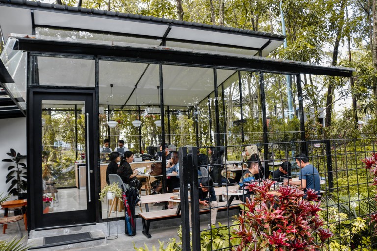 4 Tempat Ngopi Cantik di Sentul dengan Spot Foto Instagenik