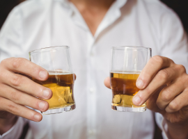 Pastikan Minuman Alkohol Asli dengan Cara Ini