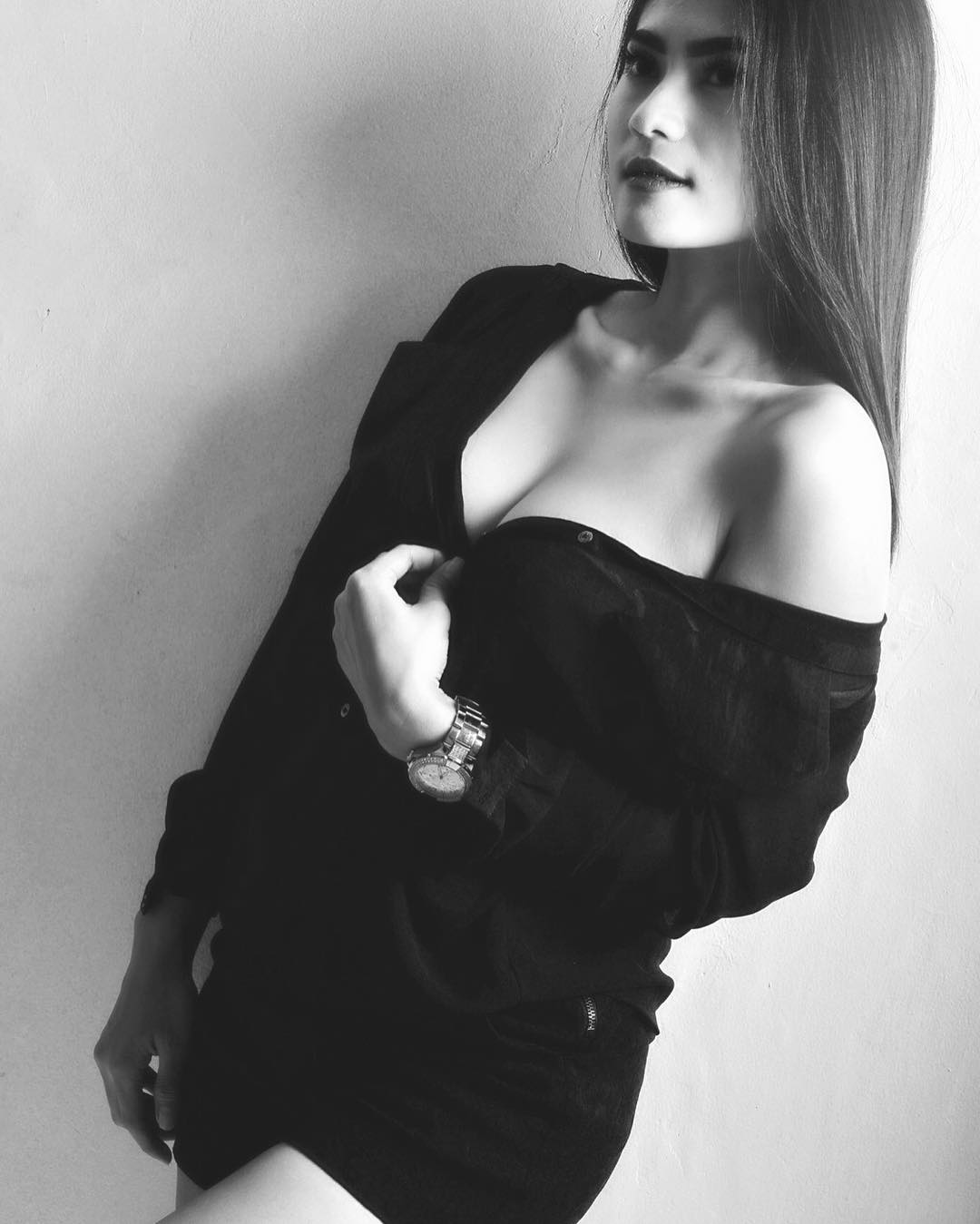 Enggar Gartik Model Sexy Lembut di Luar Liar di Dalam Enggar Gartik Model Sexy Lembut di Luar Liar di Dalam