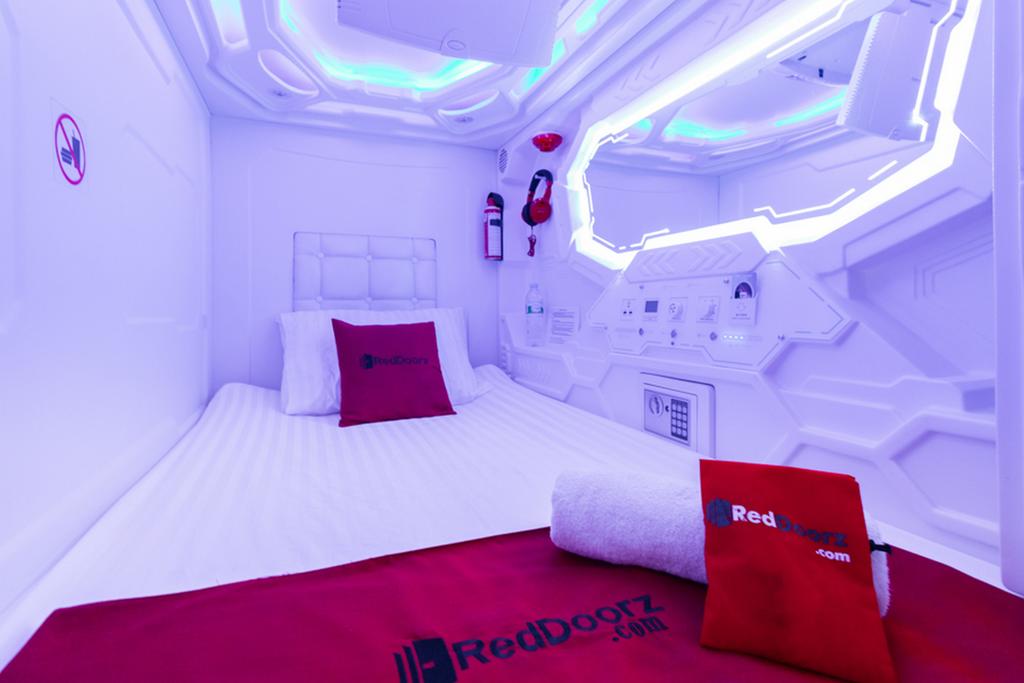 Capsule Inn Medan, Sensasi Menginap di Dalam Kapsul