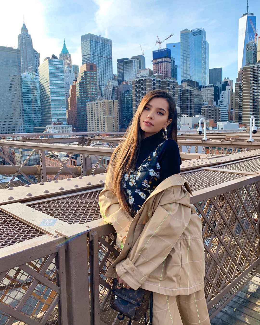 Amelia Thripura Henderson, Model Jenius yang Dikritik di Negaranya