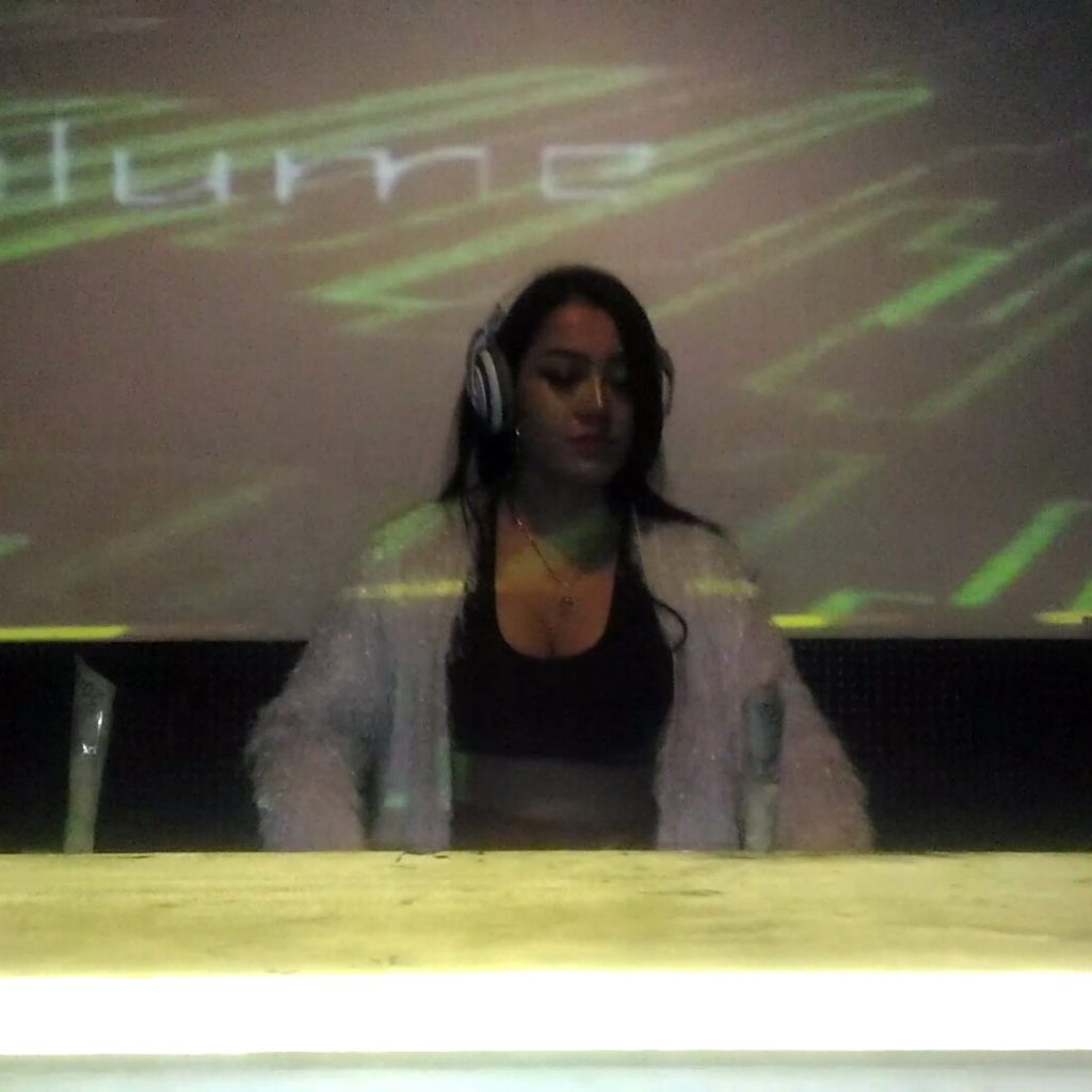 Beni Mega Saputri, Pengusaha Cantik yang Juga Seorang DJ