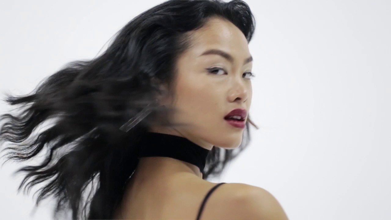 Profile Mode Kelly Tandiono, Model Cantik Yang Gila Olahraga