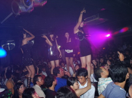BabyFace Club & Karaoke Semarang, Club Partygoers