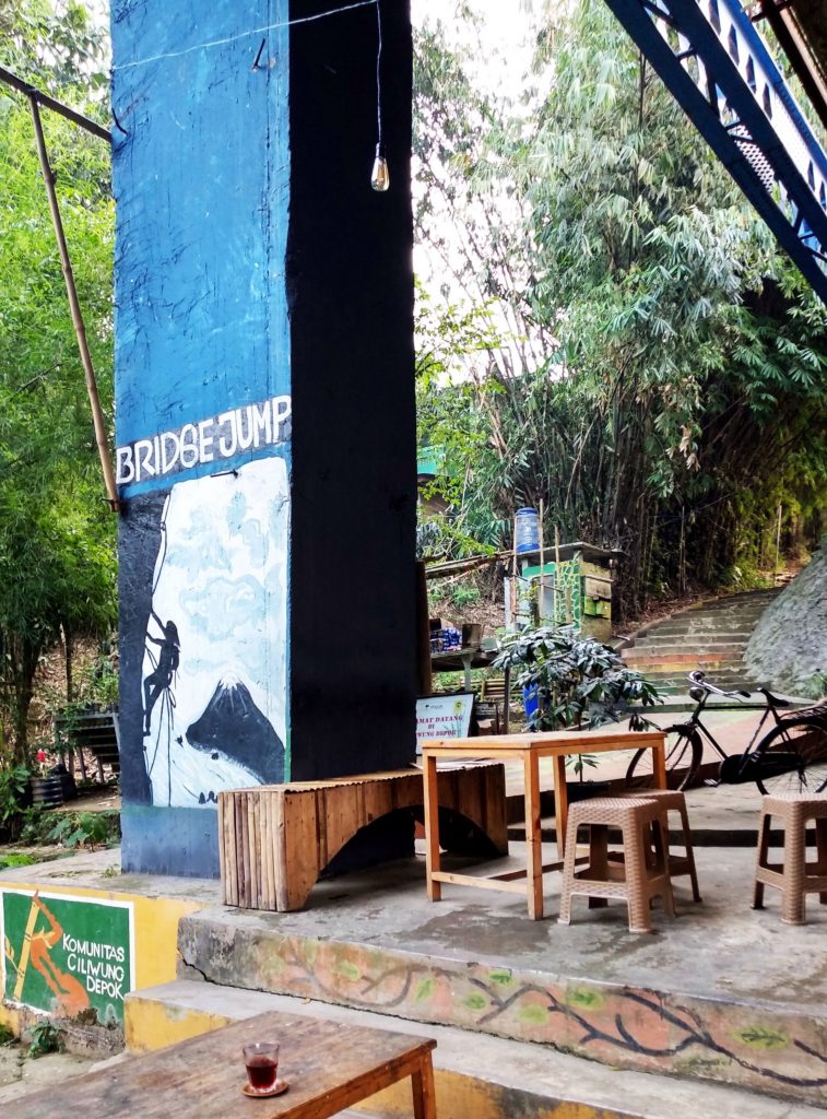 Kedai Suwung Cafe Depok, Sensasi Nikmatnya Ngopi di Tepi Kali
