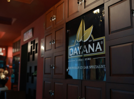 Belajar Sambil Nikmati Cerutu di Club Dayana Sentul