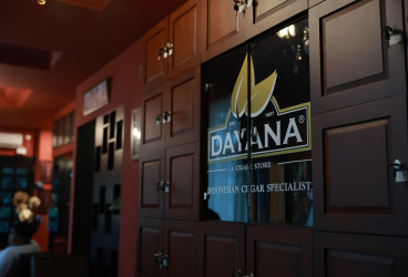 Belajar Sambil Nikmati Cerutu di Club Dayana Sentul