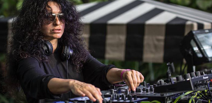 Profile DJ Nicole Moudaber, DJ dan Aktivis yang Menyuarakan Ketidakadilan