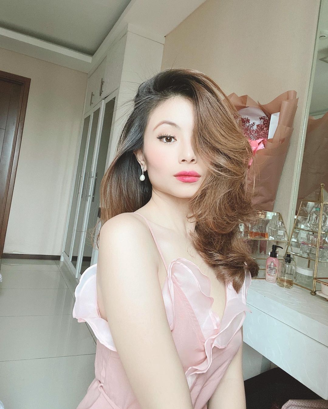 Profil Monica Chua, Presenter CNBC Indonesia yang Cantik dan Pintar