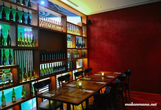District 10 Resto and Bar, Lokasi Nongkrong Terbaik di Medan