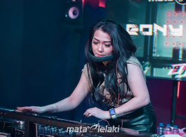 Performance DJ Leony Angg at Studio Matalelaki