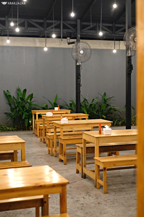 Kakakuku Pluit, Spot Hangout Dengan Berbagai Varian Makanan