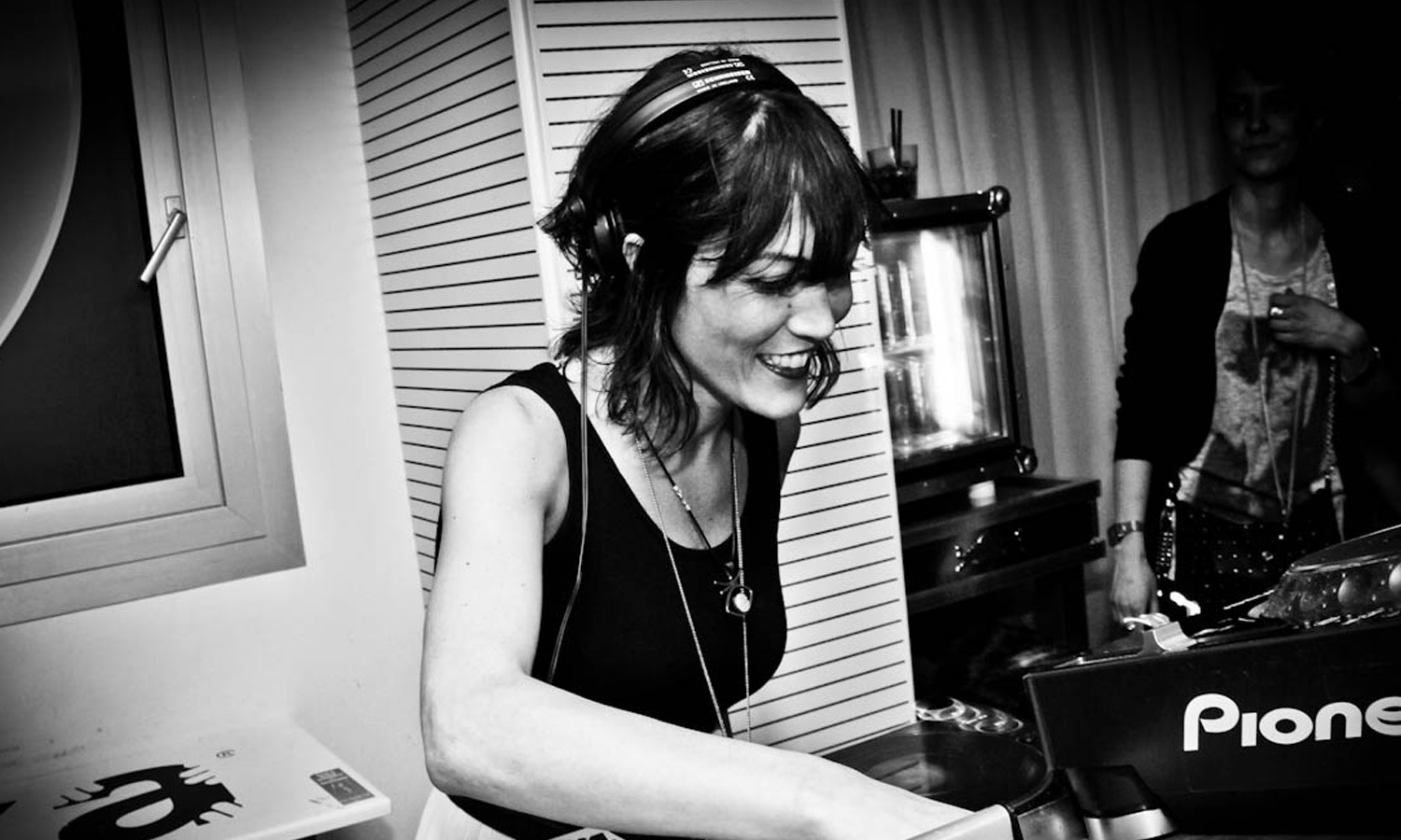DJ Francesca Lombardo, Berkarir Dari Musik Klasik Hingga Musik Elektronik