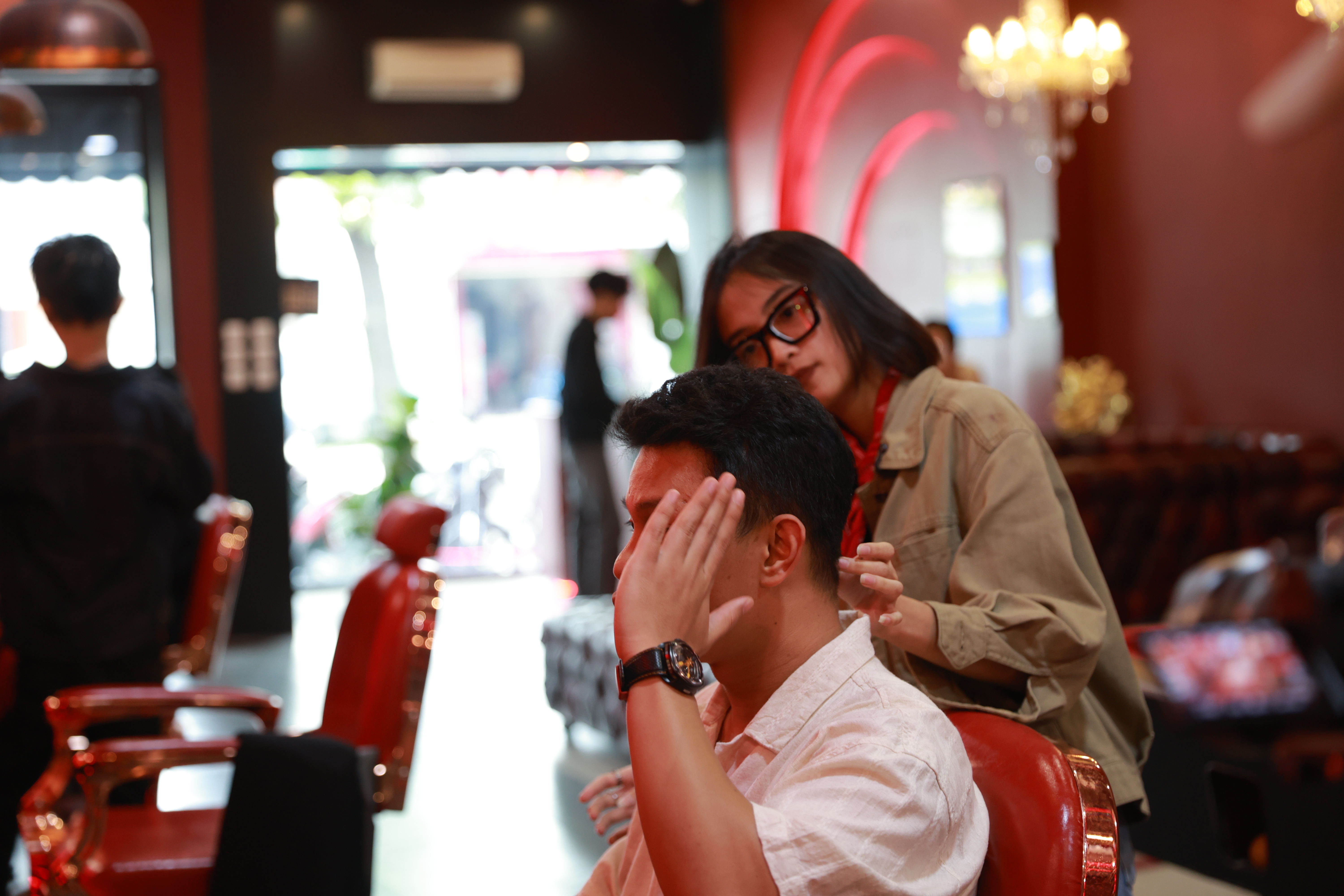 Kenalan dengan Layla, Sang Lady Barber di Jaksel