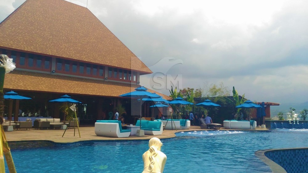 Minum Bir dan Shisha di Casa Bakudapa Resto and Days Club