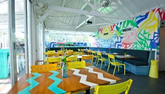 Sea Circus Bali, Ngafe Serasa Berada di Pinggir Pantai