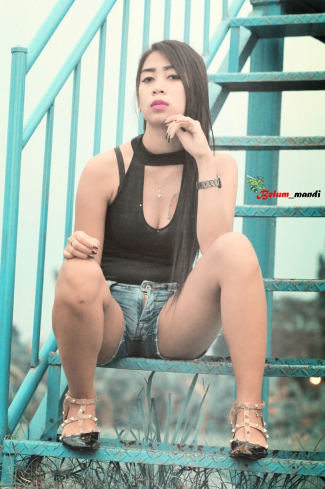 Profil Denisa Alinda Zain, Model Sexy Full Body Profil Denisa Alinda Zain, Model Sexy Full Body