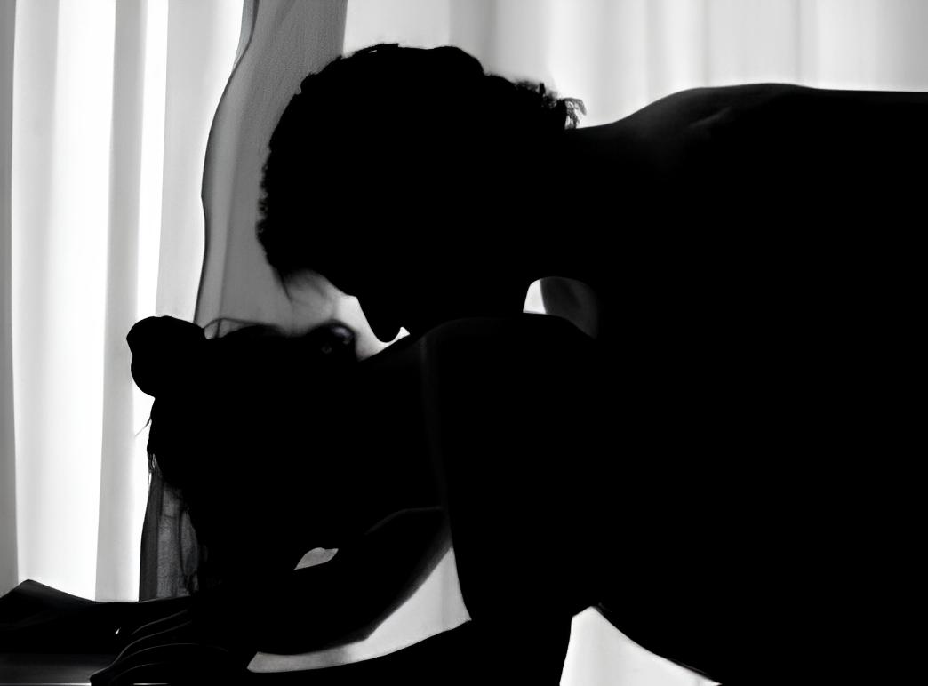 Alasan di Balik Berhubungan Intim dalam Keadaan Gelap