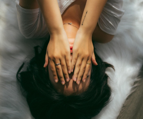 Kenali Tanda Anxious Attachment dan Solusinya