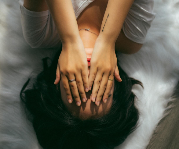 Kenali Tanda Anxious Attachment dan Solusinya
