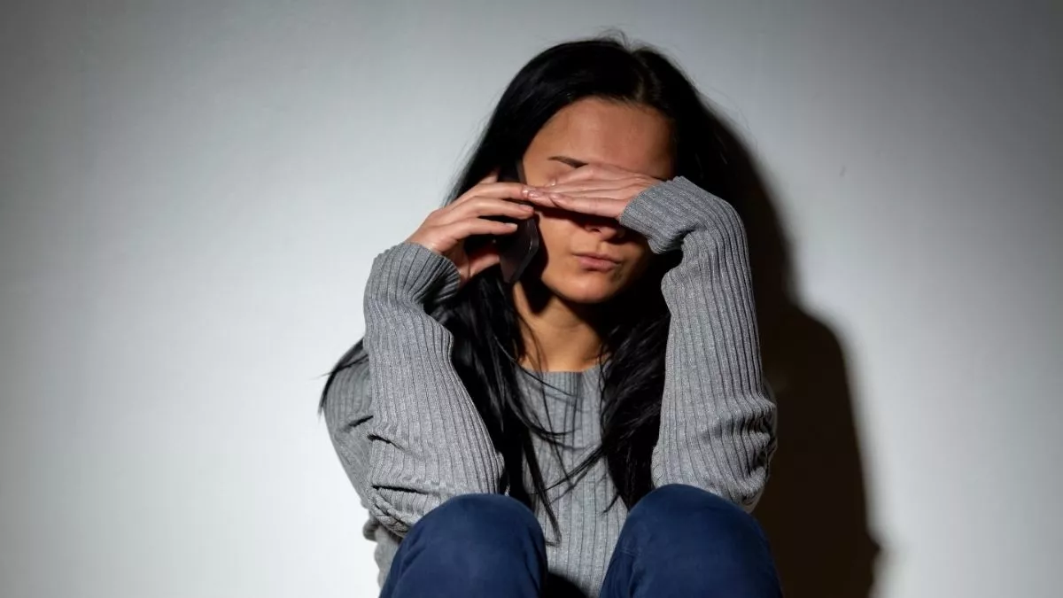 Mengenal Istilah Ghostlighting dalam Hubungan