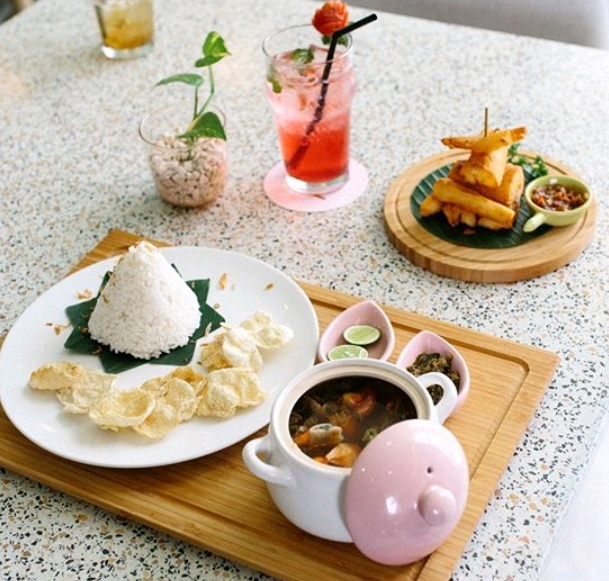 Unison Cafe &amp; Kitchen: Makanan Khas Indonesia &amp; Instagramable Spot