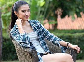 Profil Fita Anggriani, Model dan Aktris Asli Bandung Berparas Menawan