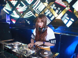 DJ Chasandra, DJ Cantik yang Serba Bisa