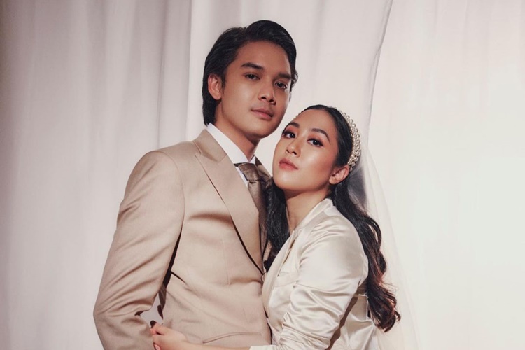 Tidak Ketahuan Pacaran, Ini 4 Artis Cantik Indonesia yang Mendadak Nikah
