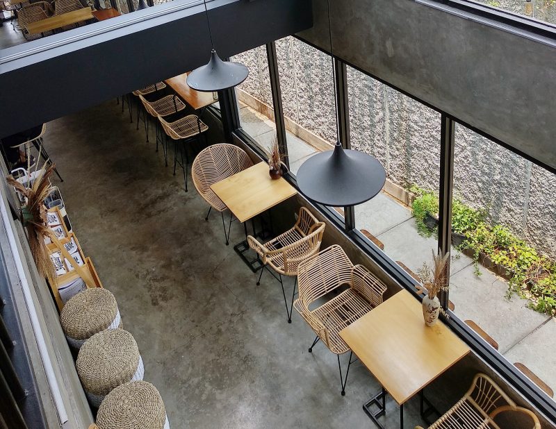 Ngopi di Hakuna Matata, Coffee Shop dengan Ruang Mezanin