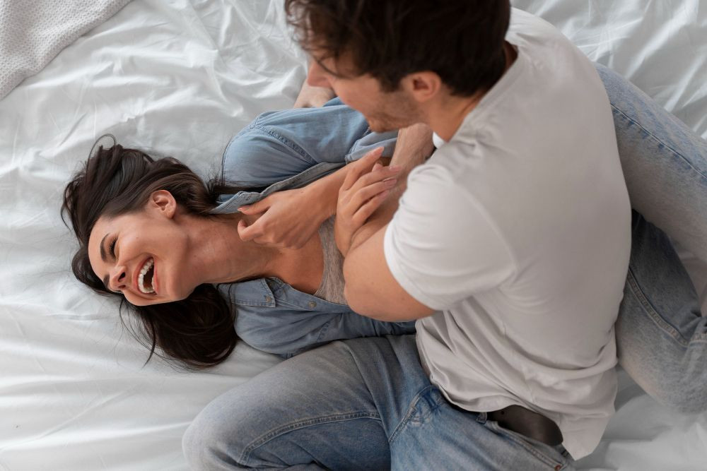 Bangun Nuansa Hangat dengan Urutan Foreplay Ini