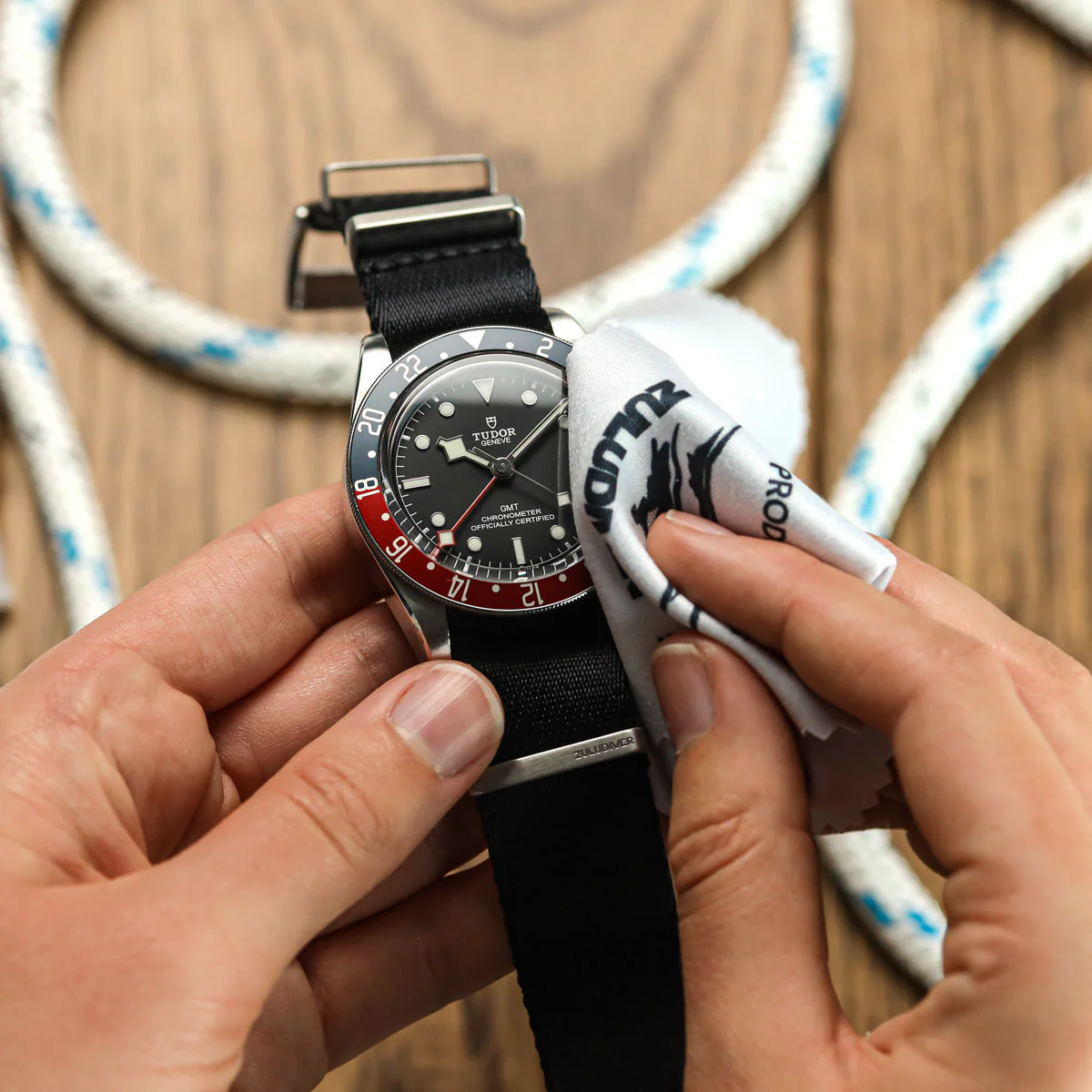 Punya Jam Tangan Mewah? Ini Tips Cerdas Merawatnya