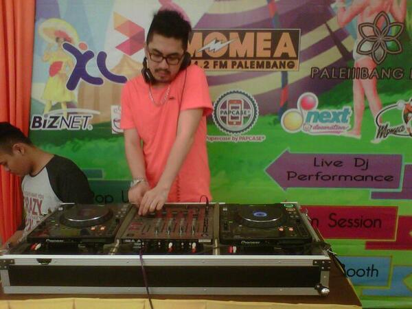DJ Qinoy Torsten, Male DJ Berbakat dan Enerjik