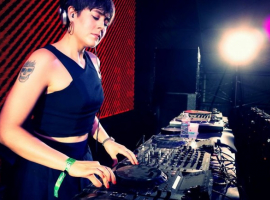 Louisa Pillot, DJ Sekaligus Vokalis Dengan Wajah Eksotis