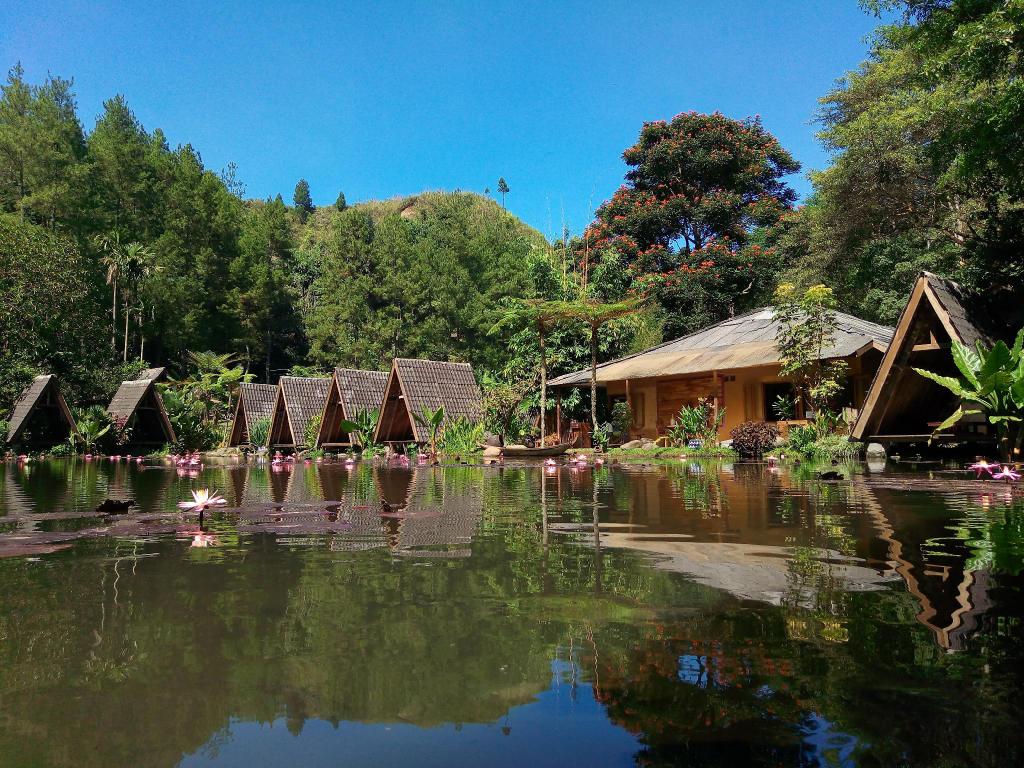 Menyatu dengan Alam di Imah Seniman Lembang